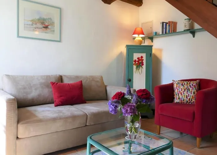 Ursuya By Interhome Louhossoa